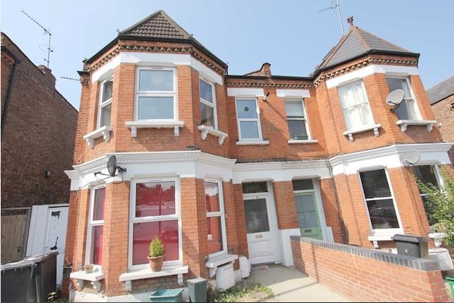 3 Bed Colney Hatch Lane heart of Muswell Hill